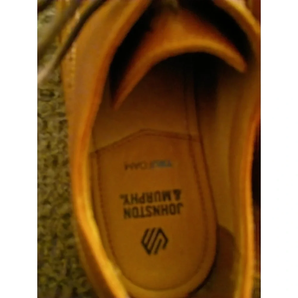Good Used Condition Boys  Johnson And Murphy Size 2M Oxford Shoes